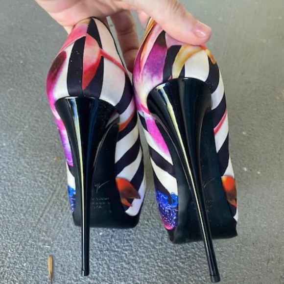 Authentic Giuseppe Zanotti Satin Striped Floral Peep Toe Pumps sz 37.5 - Picture 4 of 5